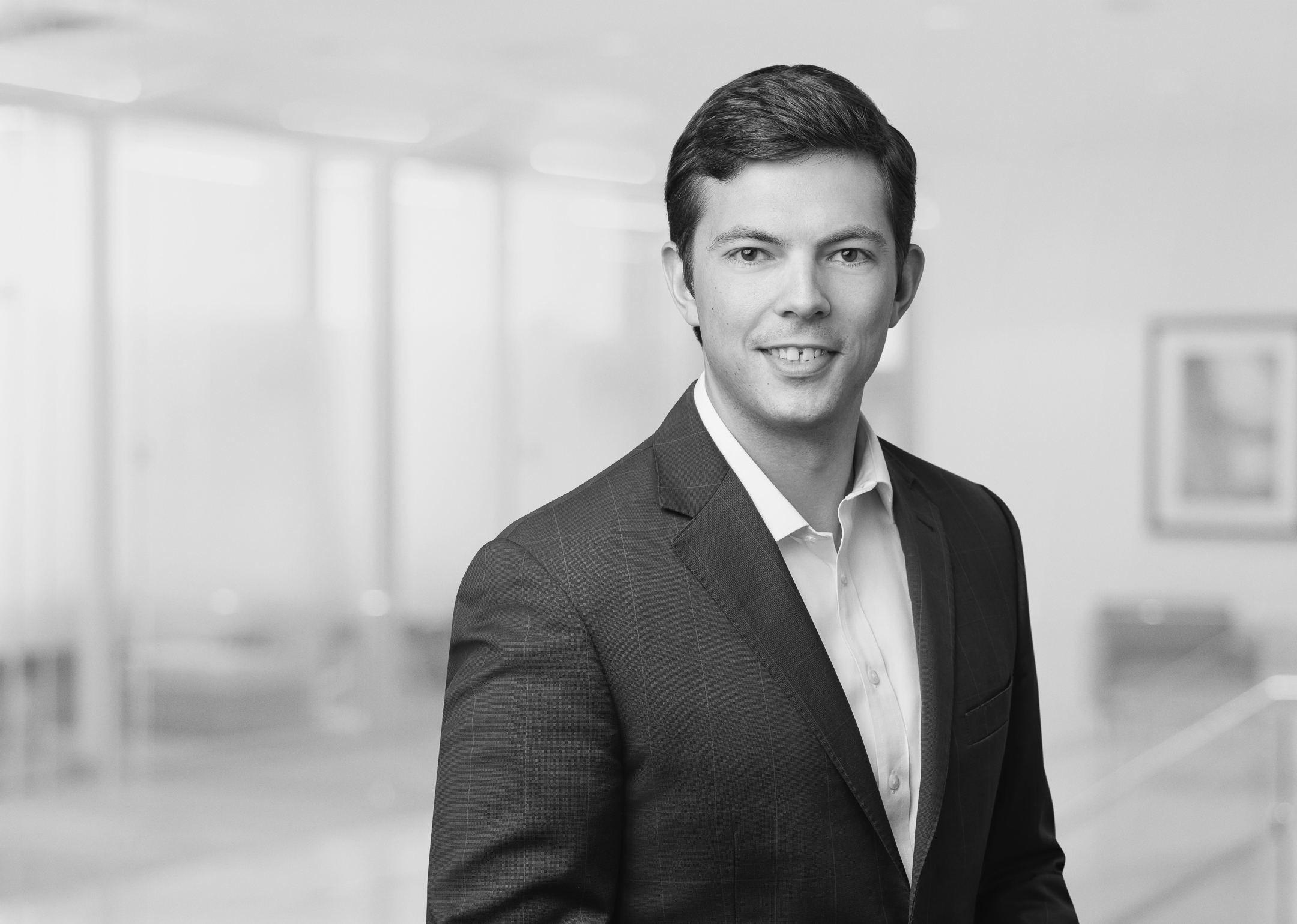 Joshua G Parisi, Associate, Corporate & Finance